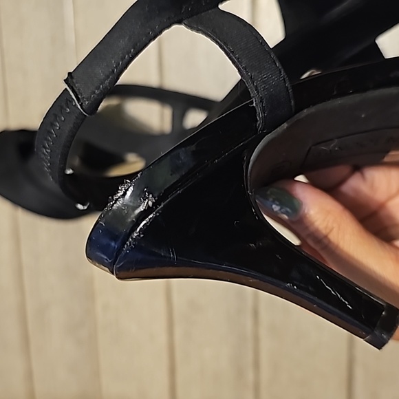 Strappy short black heels - Picture 5 of 7